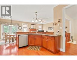 215 TERRACE WOOD Crescent - 18