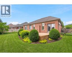 215 TERRACE WOOD Crescent - 38