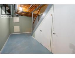 24 WALKER Court - 31