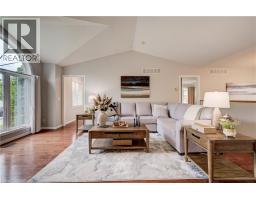 27 CHANDOS Drive - 4
