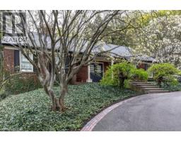 399 HESS Street S - 2