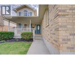 225 DARTMOOR Crescent - 3