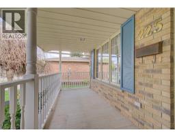 225 DARTMOOR Crescent - 4
