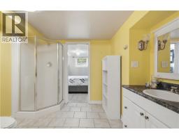 33 DEBORA Drive - 26