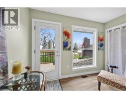 24 LAKESIDE Place E - 22