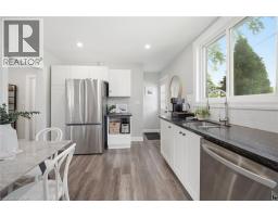 47 BRUCEDALE Avenue E - 12