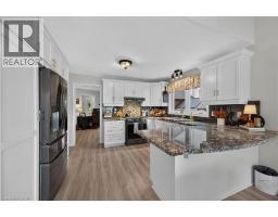 7 ETHERINGTON Crescent - 13