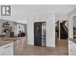 7 ETHERINGTON Crescent - 16