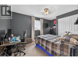 7 ETHERINGTON Crescent - 27