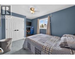 7 ETHERINGTON Crescent - 29