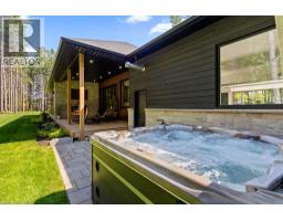 107 LOUISE CREEK Crescent - 36