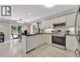35 DUBRICK Crescent - 10