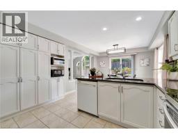 35 DUBRICK Crescent - 13