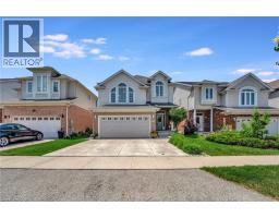 35 DUBRICK Crescent - 2