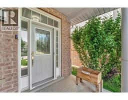 35 DUBRICK Crescent - 3