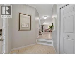 35 DUBRICK Crescent - 5