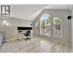 35 DUBRICK Crescent - 9