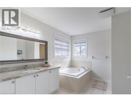 47 HAWKE Crescent - 22