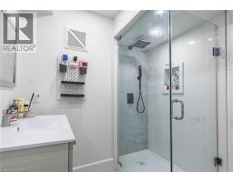 47 HAWKE Crescent - 35