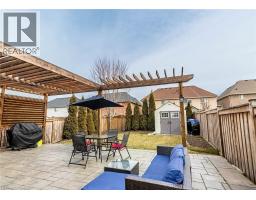 47 HAWKE Crescent - 36