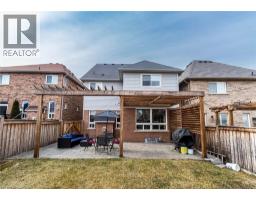 47 HAWKE Crescent - 38