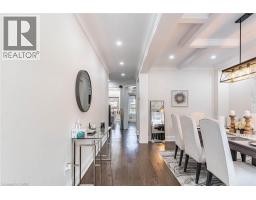 47 HAWKE Crescent - 4