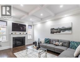 47 HAWKE Crescent - 8