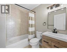 88 WOOD Street E - 19