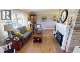16 DALEVIEW Crescent - 2