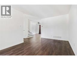 32 LANSING Square - 12