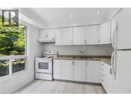 32 LANSING Square - 17