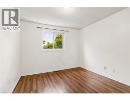 32 LANSING Square - 23