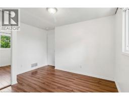 32 LANSING Square - 24