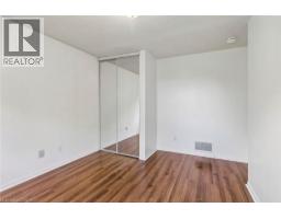 32 LANSING Square - 25