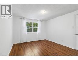 32 LANSING Square - 27