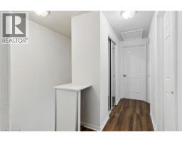 32 LANSING Square - 34