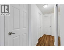 32 LANSING Square - 35