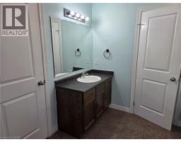 569 ALBERTA Avenue N - 17
