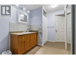 130 HUDSON Crescent - 27