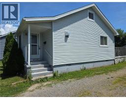 135 MCARTHUR Avenue - 3
