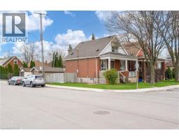 118 CAMERON Avenue N - 1