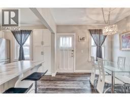 118 CAMERON Avenue N - 11