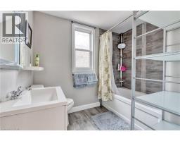 118 CAMERON Avenue N - 23