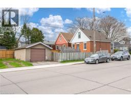 118 CAMERON Avenue N - 3