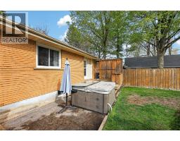 269 ROBINSON Street - 9