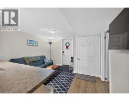27 AINSLIE Avenue - 32
