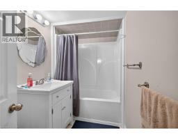 27 AINSLIE Avenue - 39