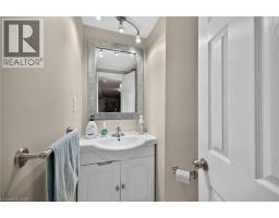 27 AINSLIE Avenue - 40