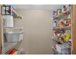 27 AINSLIE Avenue - 43