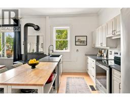 136 FALSTAFF Street - 24